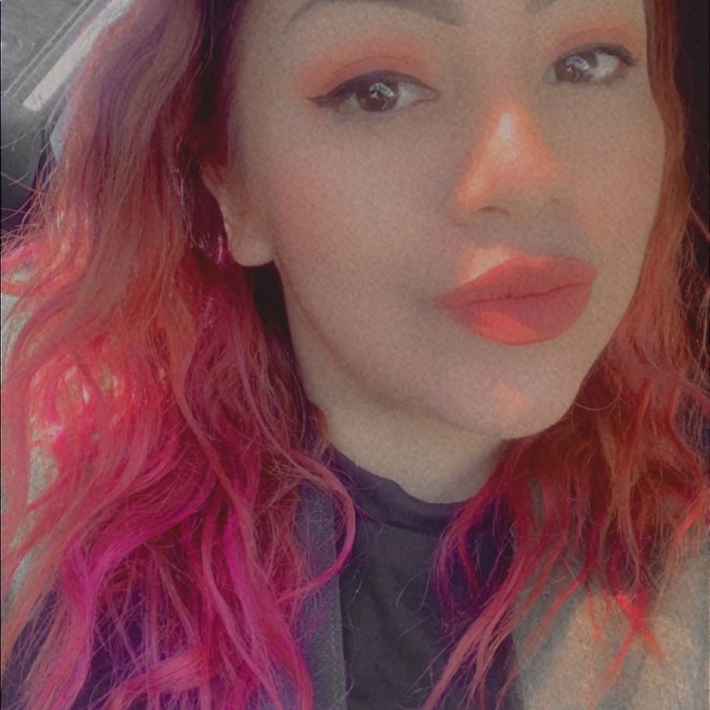 Meet your Posher, Cecilia